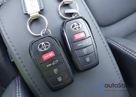 2023 Toyota Corolla Cross Xle from USA, damaged, VIN 7MUDAABG3PV054825